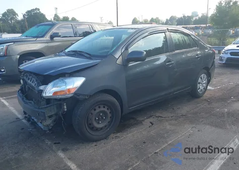 2011 Toyota Yaris z USA, uszkodzony, nr VIN JTDBT4K35B4081023